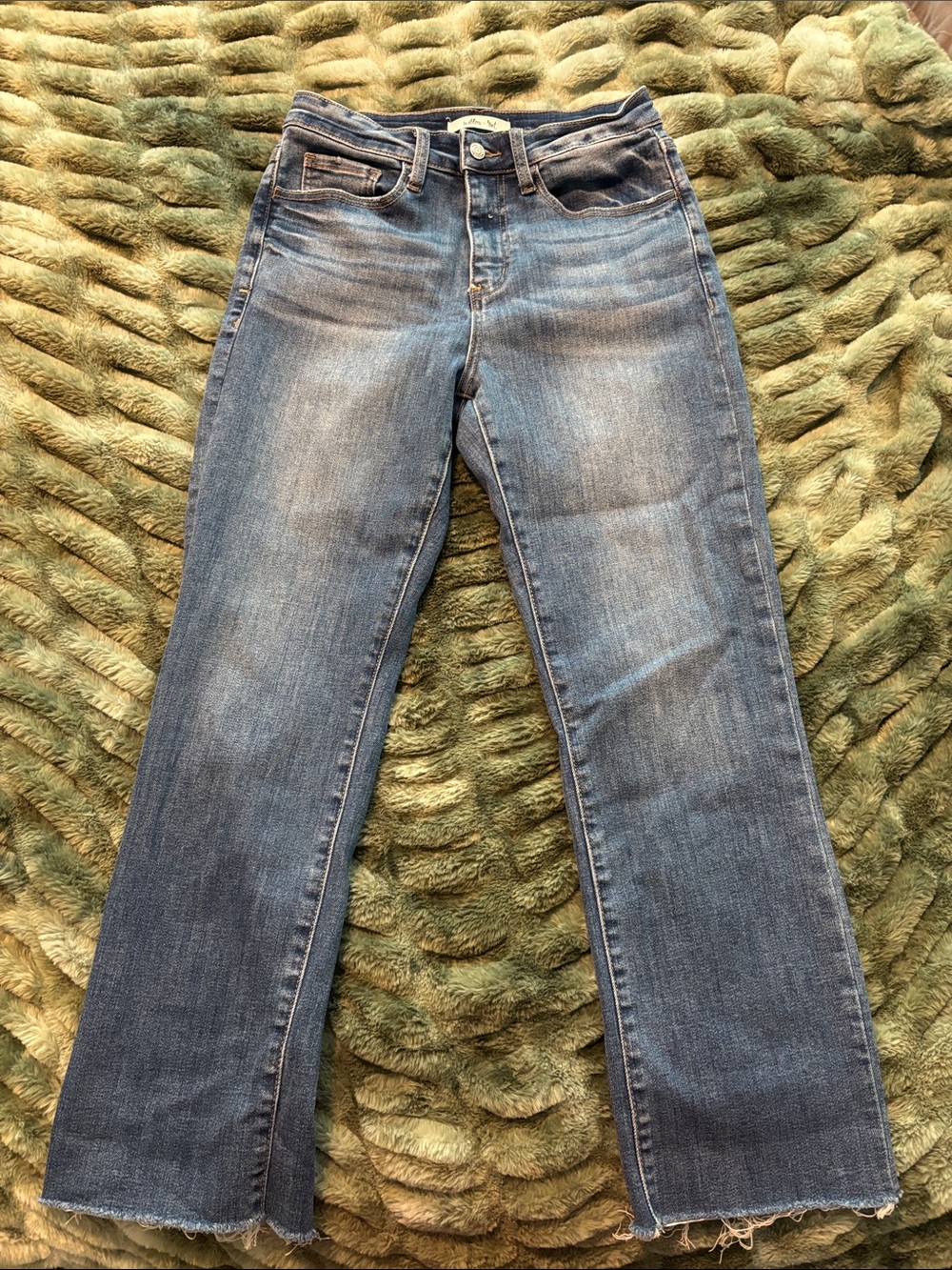Willow + Root-Women’s Mid Wash Blue Straight-Leg Jeans